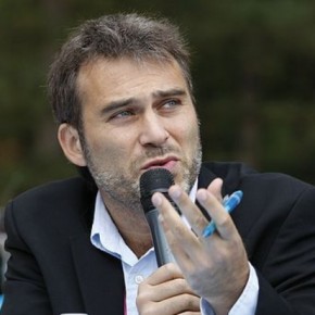 Vincent Cespedes, l'homme expliqué aux femmes. Vincent Cespedes, l'homme expliqué aux femmes.