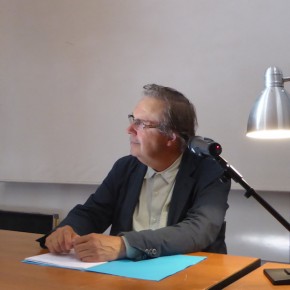 Jean-Christophe Bailly, "le ciel commence à 1cm de la terre". Jean-Christophe Bailly, "le ciel commence à 1cm de la terre".