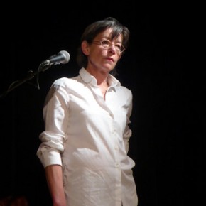 Caroline Sagot-Duvauroux, "trouver des langues qu'on a coupé ou qui n'ont pas encore parlé". Caroline Sagot-Duvauroux, "trouver des langues qu'on a coupé ou qui n'ont pas encore parlé".