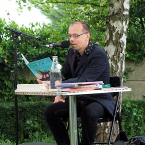 David Dumortier, "Je suis écrivain et je suis une travestie." David Dumortier, "Je suis écrivain et je suis une travestie."