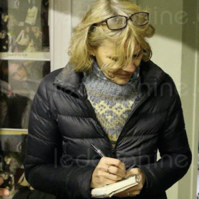 Florence Aubenas, « Il y a un sentiment d'injustice partagé par tous ces coins de France ». Florence Aubenas, « Il y a un sentiment d'injustice partagé par tous ces coins de France ».