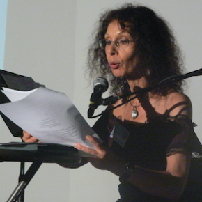 Béatrice Machet, "Nous sommes tous des visions pétrolifères". Béatrice Machet, "Nous sommes tous des visions pétrolifères".